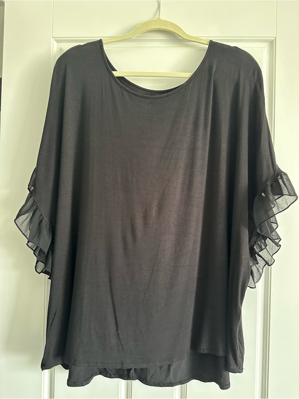 Lane Bryant plus 18W/20W Black Ruffle Sleeve Top